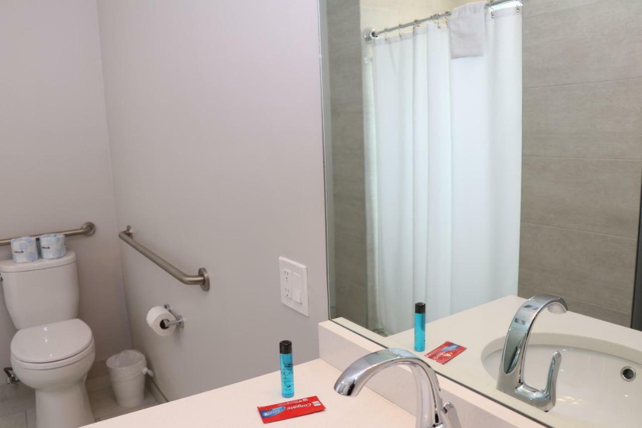 A Stylish Stay W/ A Queen Bed, Heated Floors.. #21 Brookline Dış mekan fotoğraf