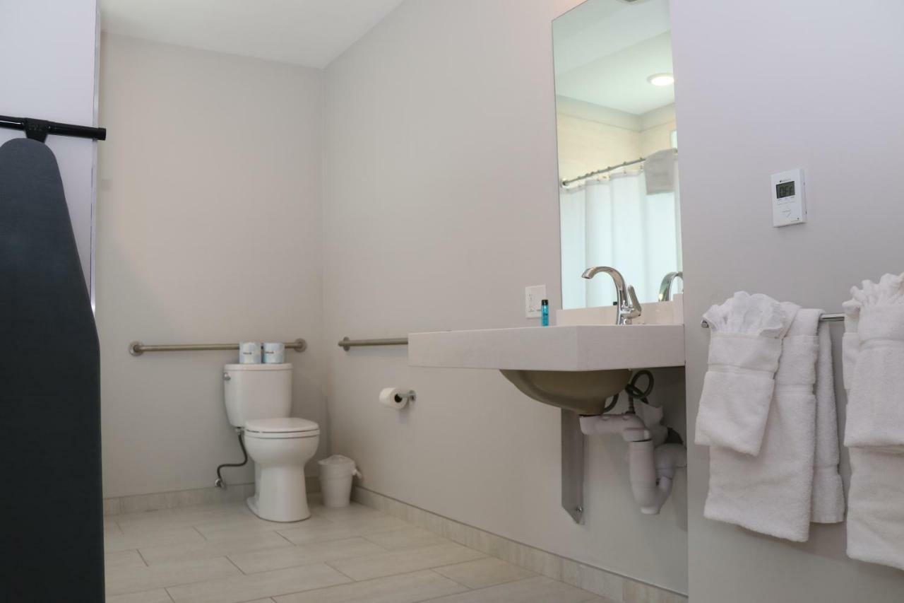 A Stylish Stay W/ A Queen Bed, Heated Floors.. #21 Brookline Dış mekan fotoğraf